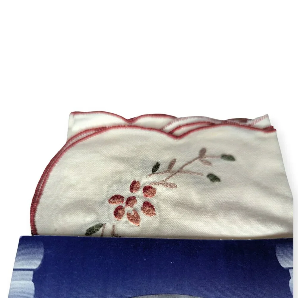 Hometrends elegant embroidered